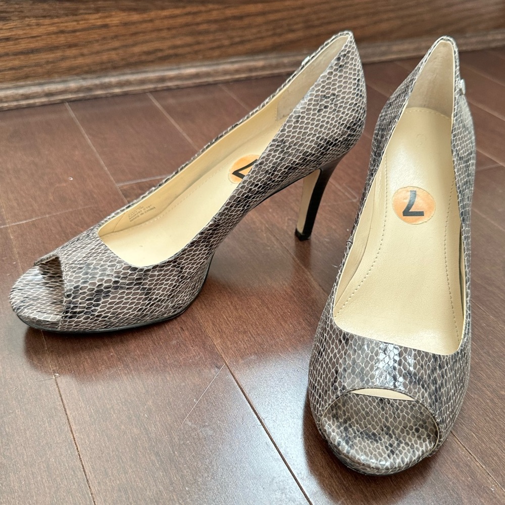 Calvin Klein - High Heel Shoes Size US 7
